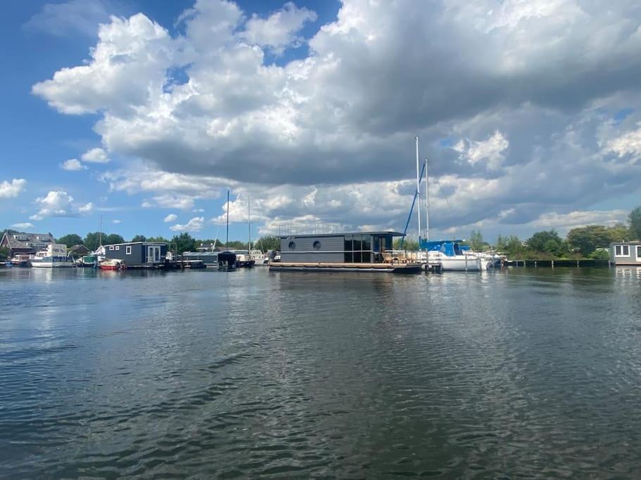 La Mare Houseboat Hotel Nederhorst den Berg Exterior foto